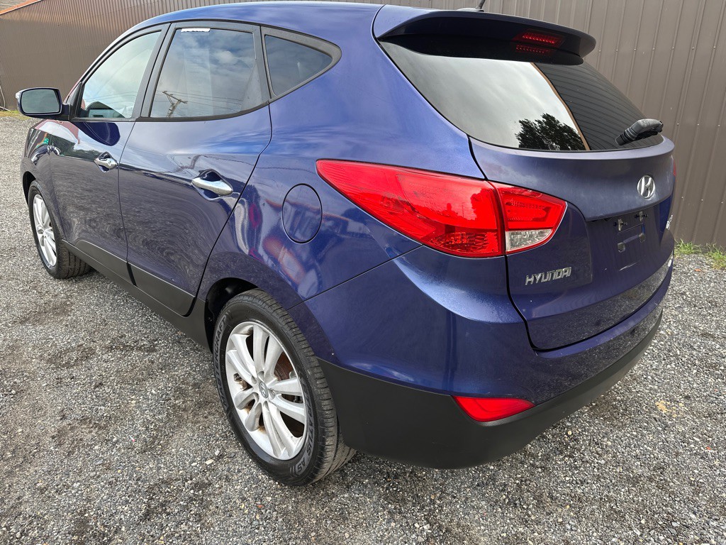 2010 Hyundai Tucson Image 3