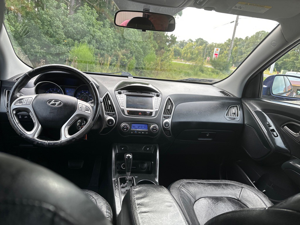 2010 Hyundai Tucson Image 10