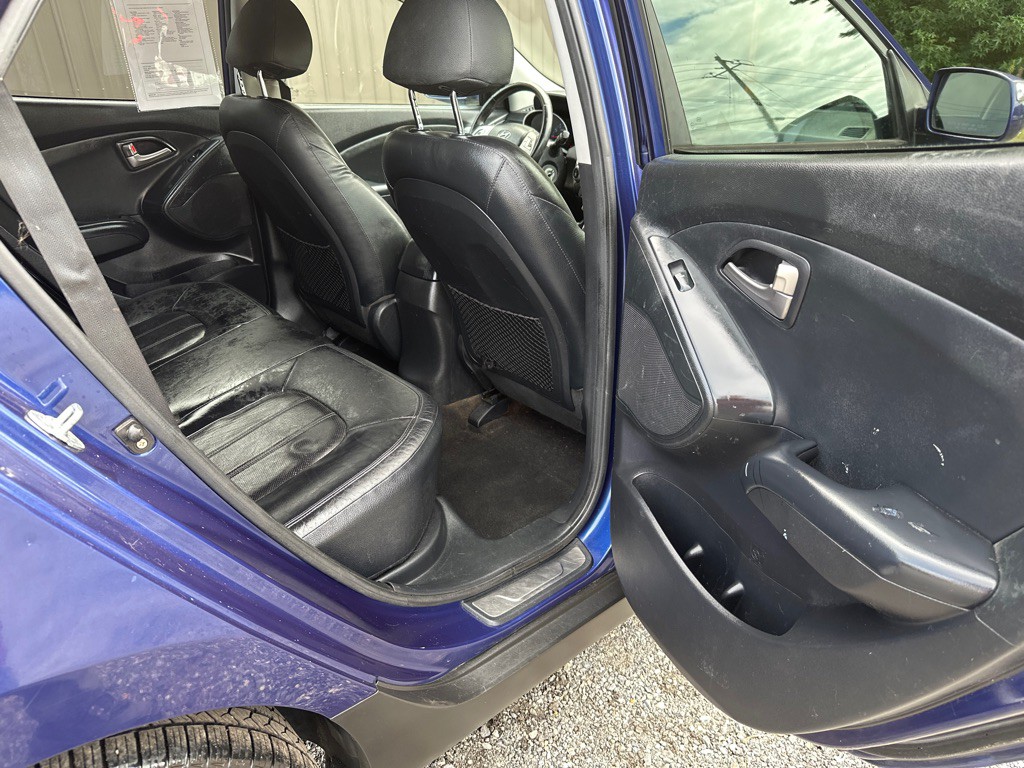 2010 Hyundai Tucson Image 12