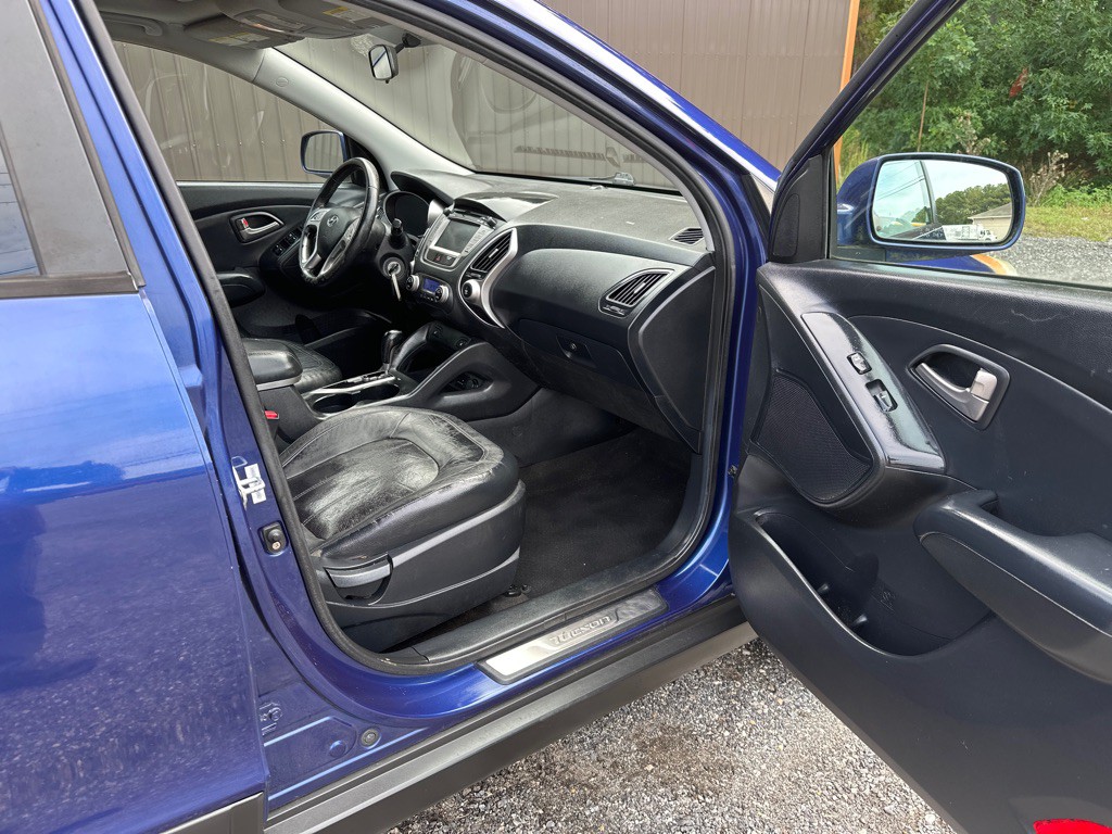 2010 Hyundai Tucson Image 13