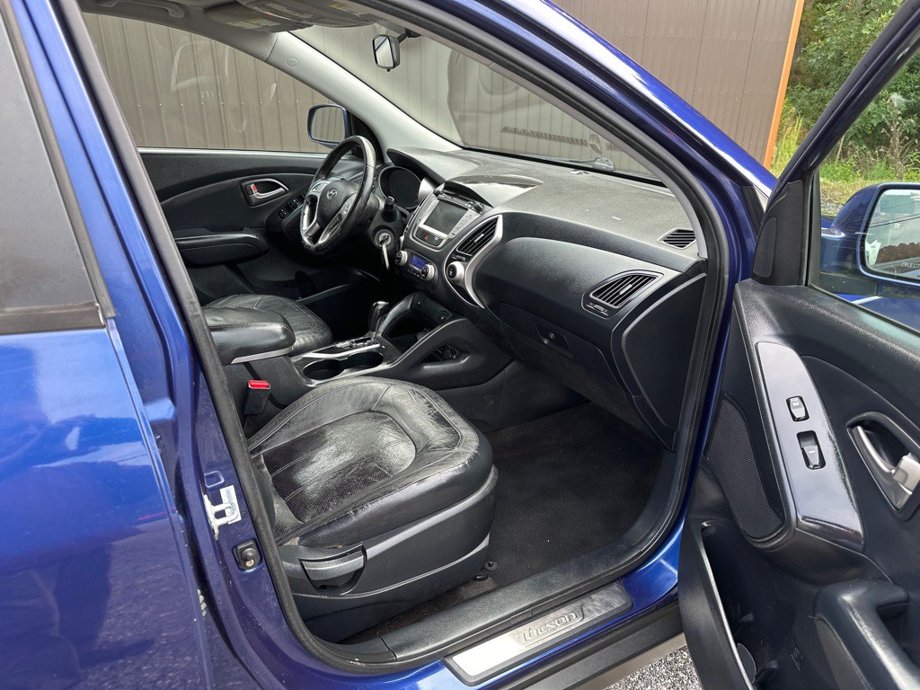 2010 Hyundai Tucson Image 14
