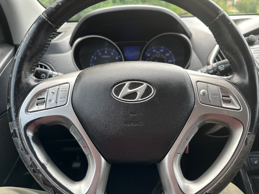 2010 Hyundai Tucson Image 17