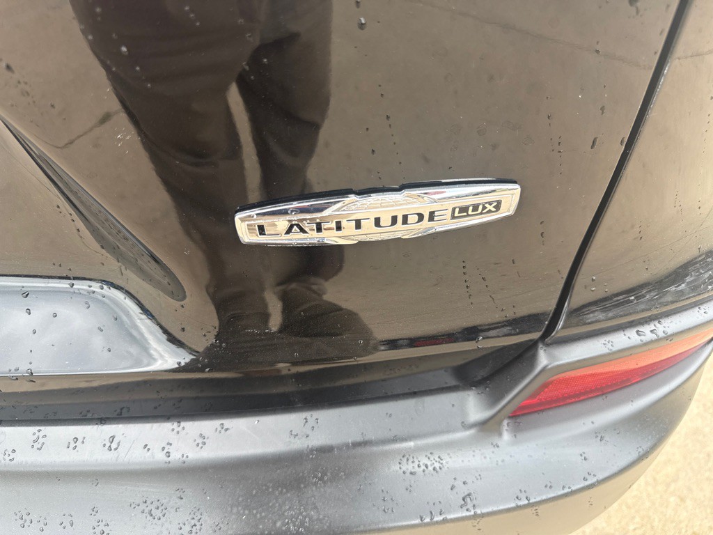 2022 Jeep Cherokee Image 12