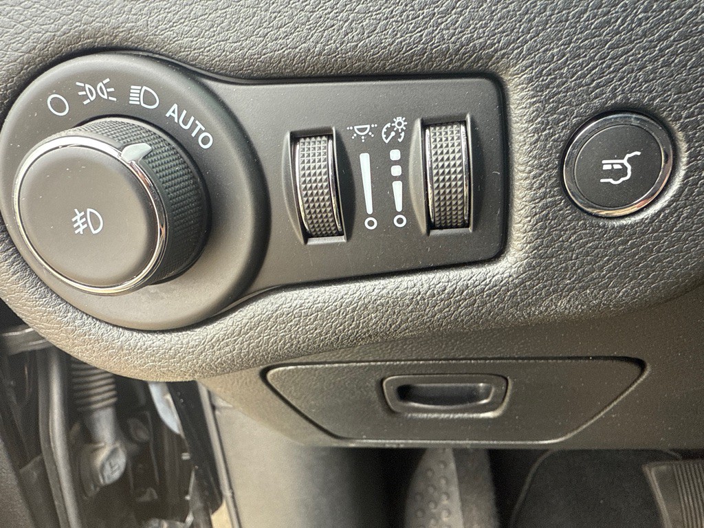 2022 Jeep Cherokee Image 18