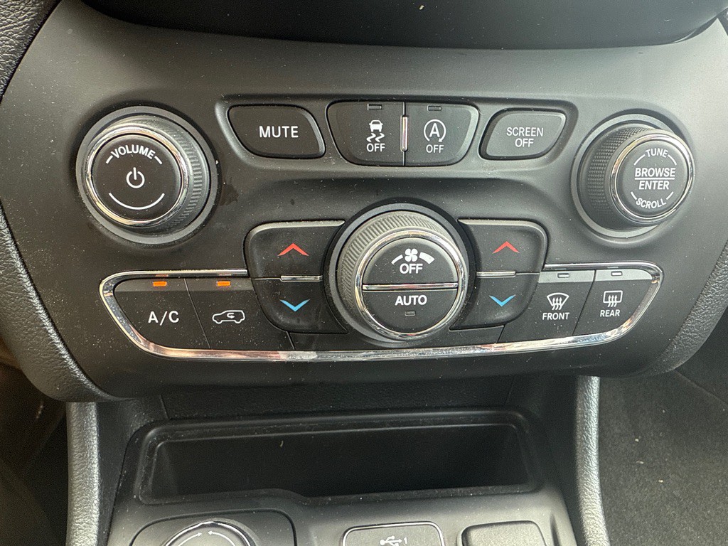2022 Jeep Cherokee Image 28