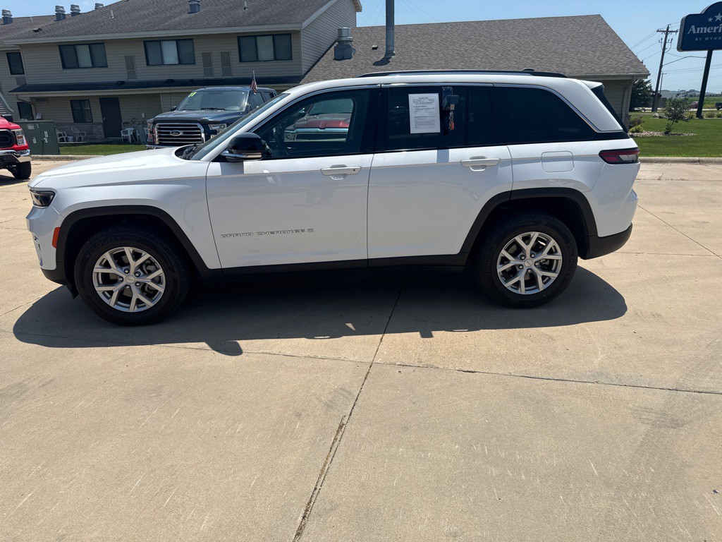 2023 Jeep Grand Cherokee Image 2