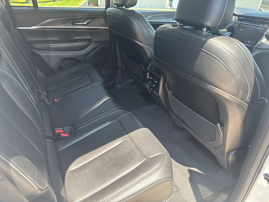 2023 Jeep Grand Cherokee Image 14