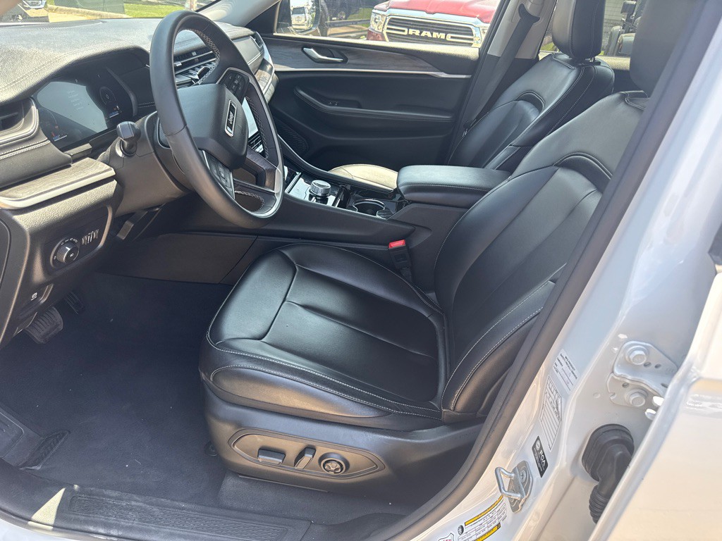 2023 Jeep Grand Cherokee Image 18