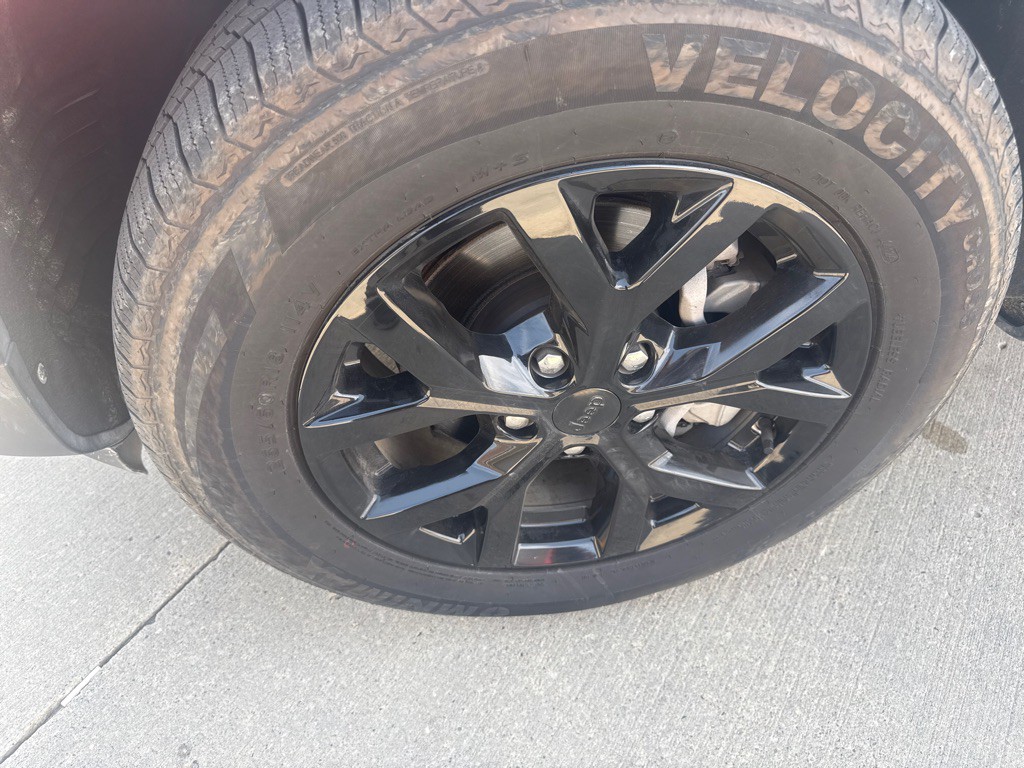 2023 Jeep Grand Cherokee Image 9