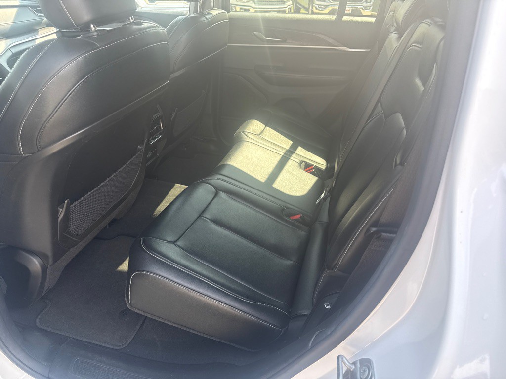 2023 Jeep Grand Cherokee Image 19