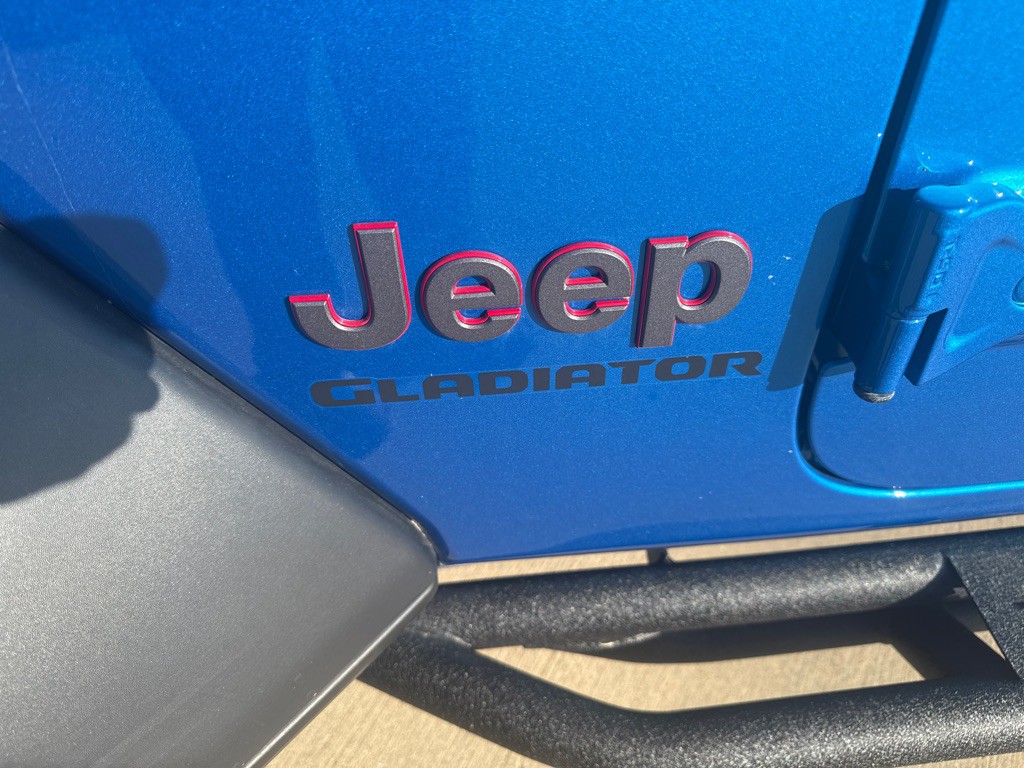 2022 Jeep Gladiator Image 12