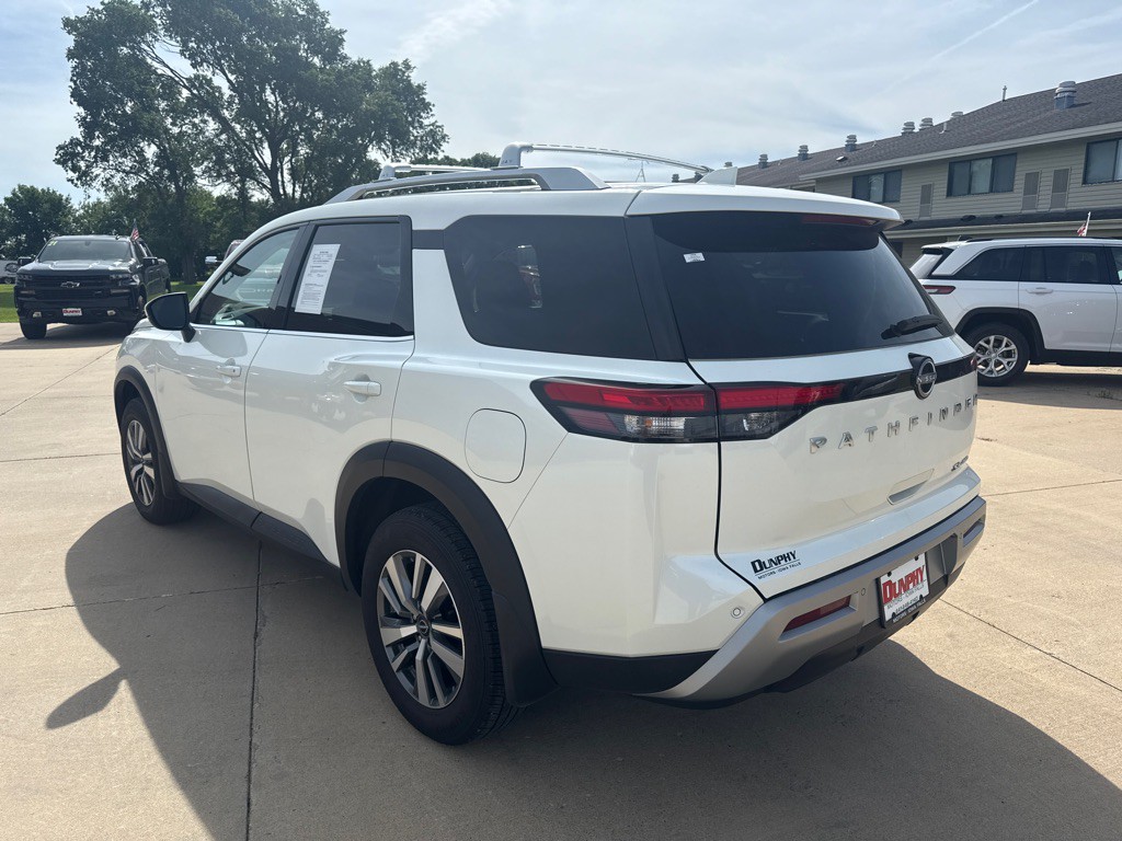 2024 Nissan Pathfinder Image 3