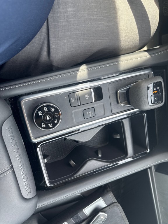 2024 Nissan Pathfinder Image 38