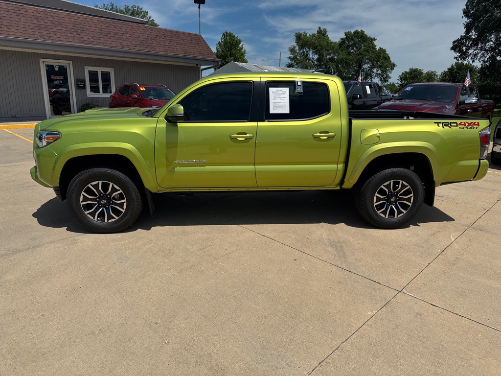 2023 Toyota Tacoma Image 2