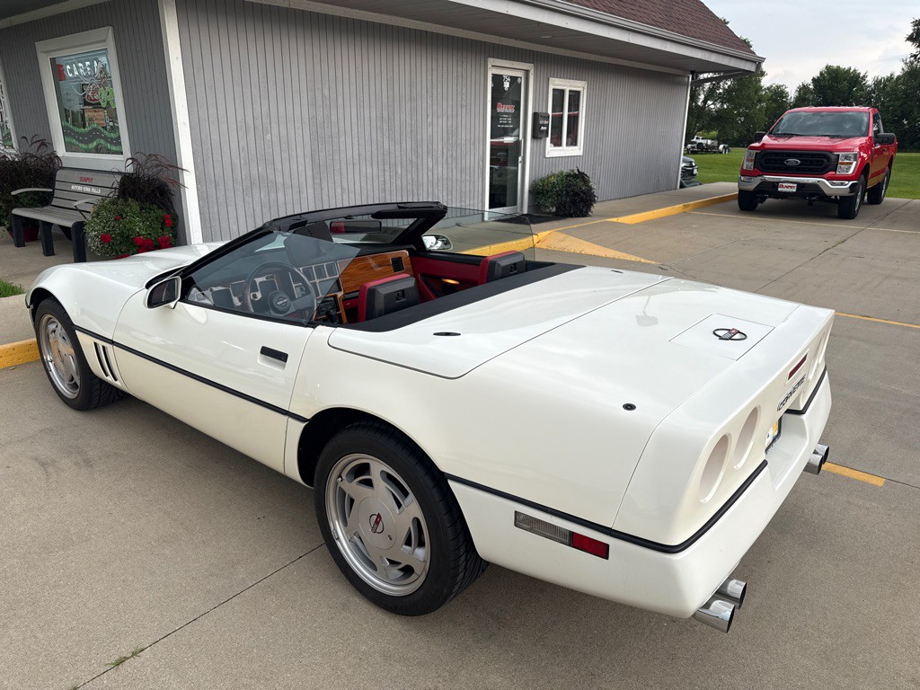 1988 Chevrolet Corvette Image 16