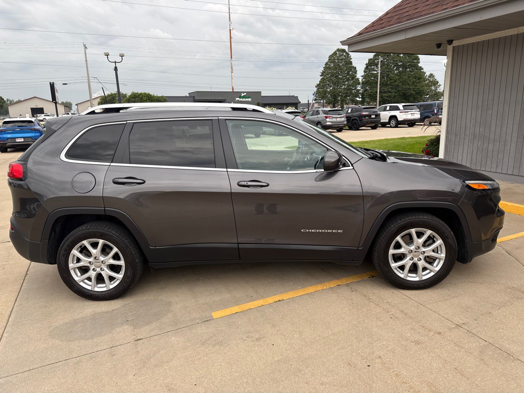 2018 Jeep Cherokee Image 2