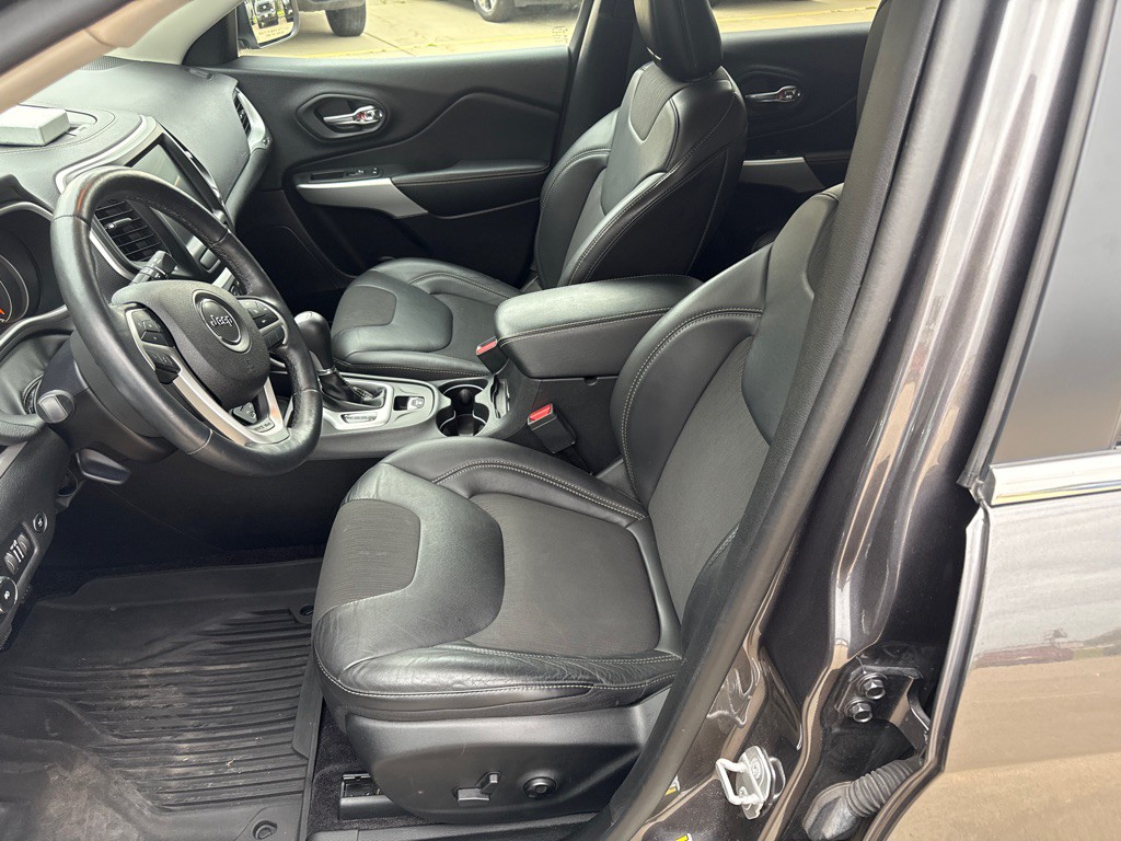 2018 Jeep Cherokee Image 12