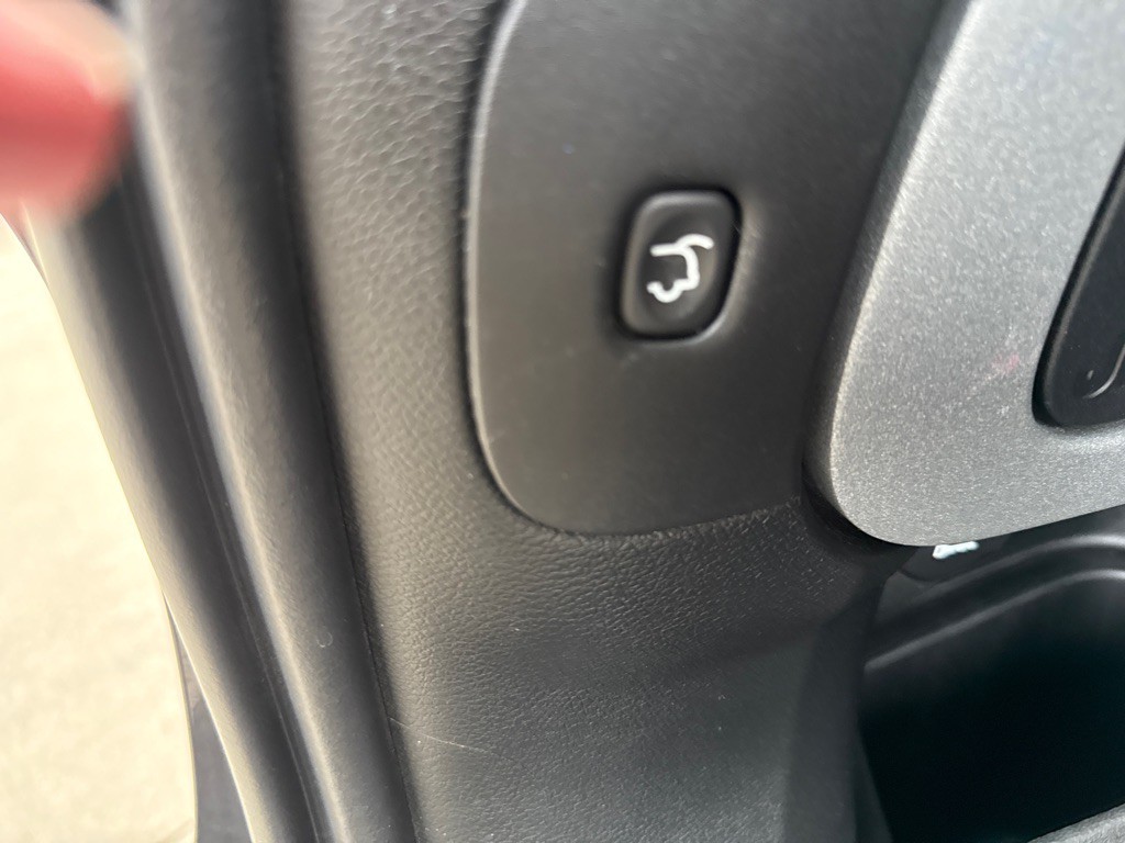 2018 Jeep Cherokee Image 15