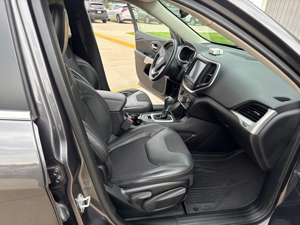 2018 Jeep Cherokee Image 18