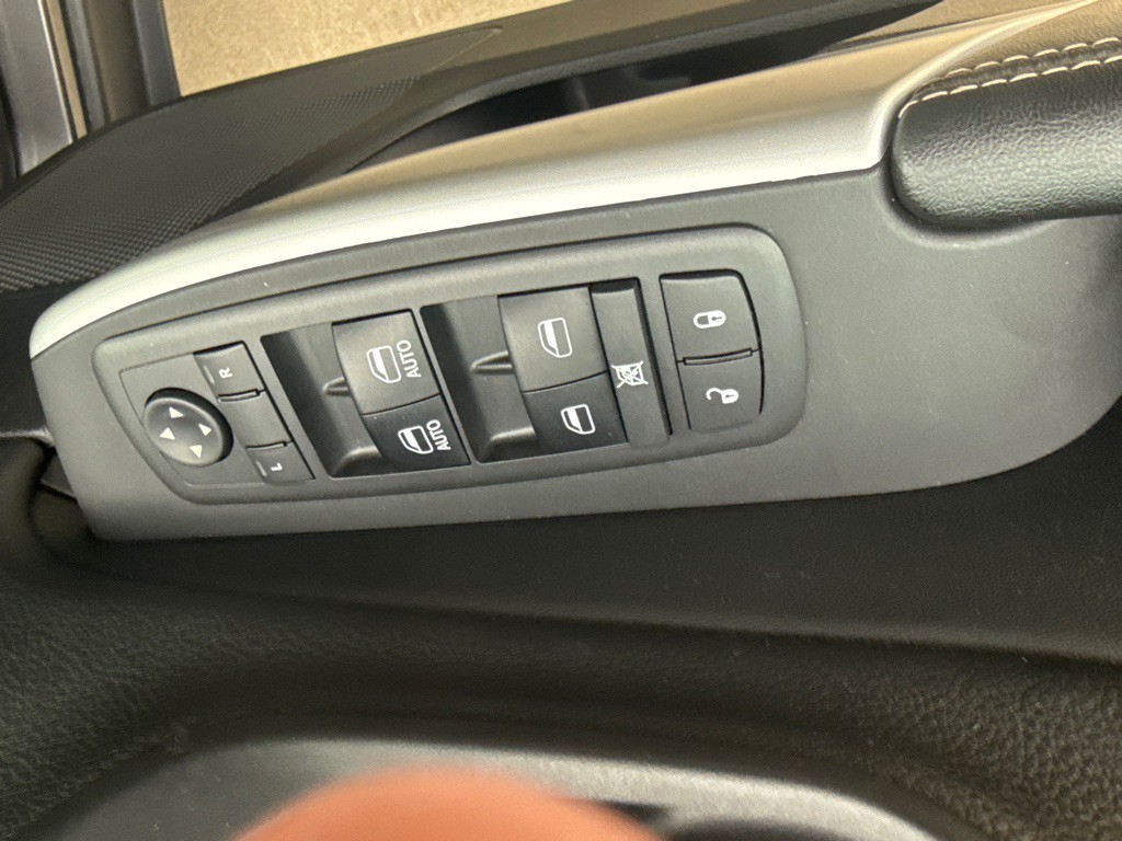 2018 Jeep Cherokee Image 21