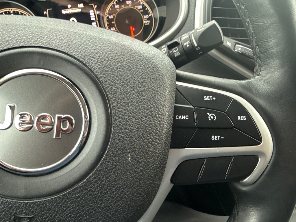 2018 Jeep Cherokee Image 25