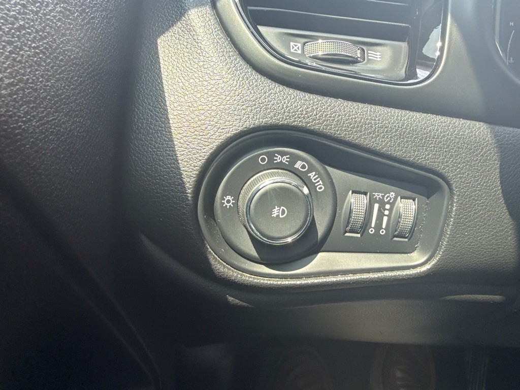 2018 Jeep Renegade Image 19