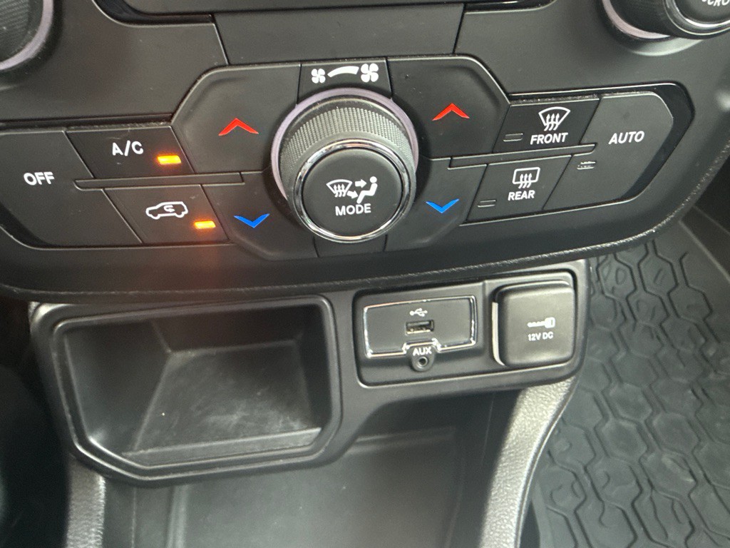 2018 Jeep Renegade Image 24