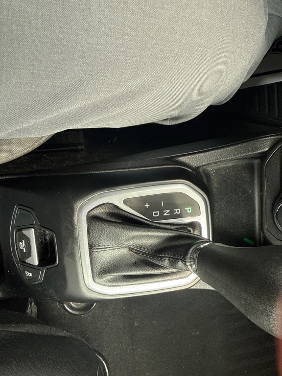 2019 Jeep Renegade Image 24