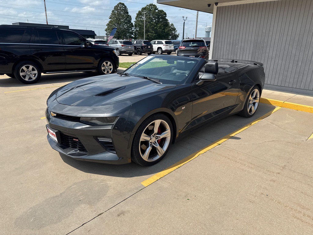 2017 Chevrolet Camaro Image 1