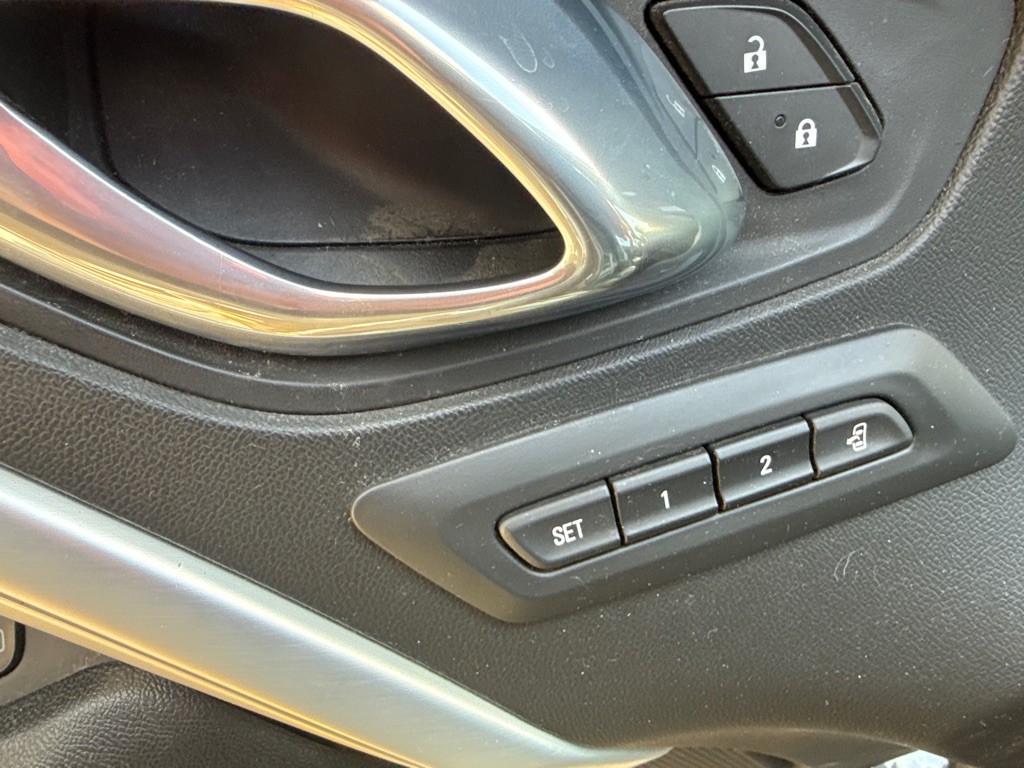 2017 Chevrolet Camaro Image 20