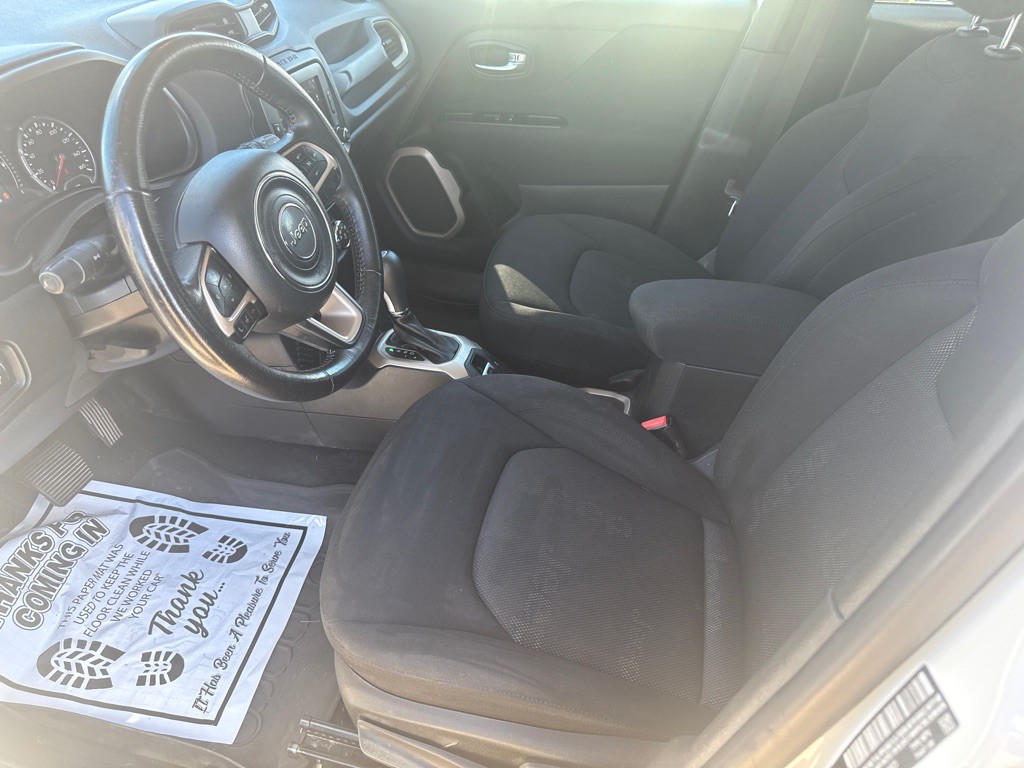 2015 Jeep Renegade Image 17