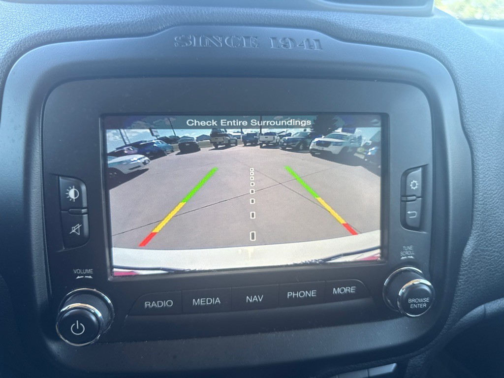 2015 Jeep Renegade Image 22