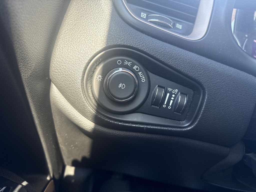 2015 Jeep Renegade Image 26