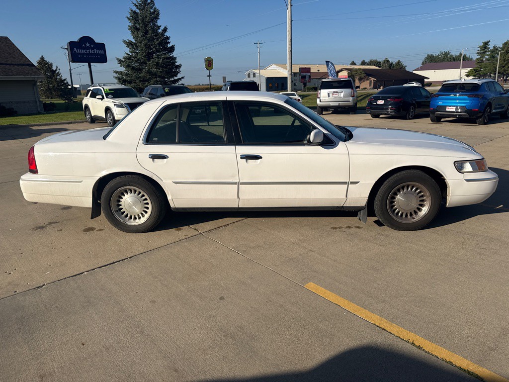 2000 Mercury Grand Marquis Image 2