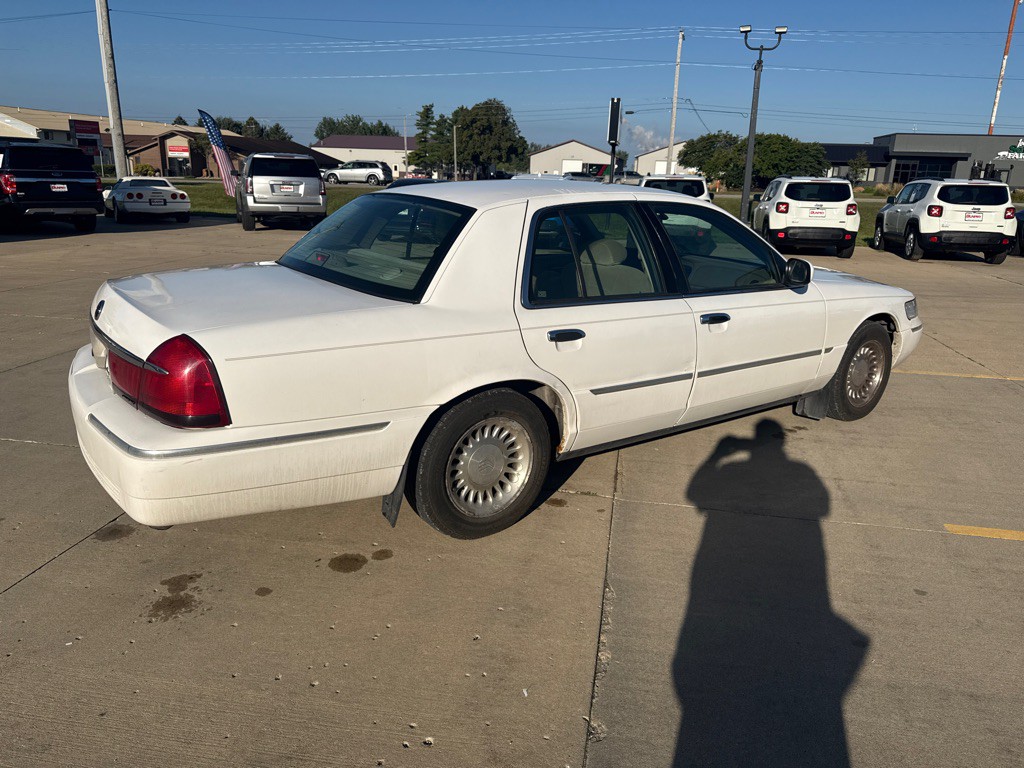 2000 Mercury Grand Marquis Image 3