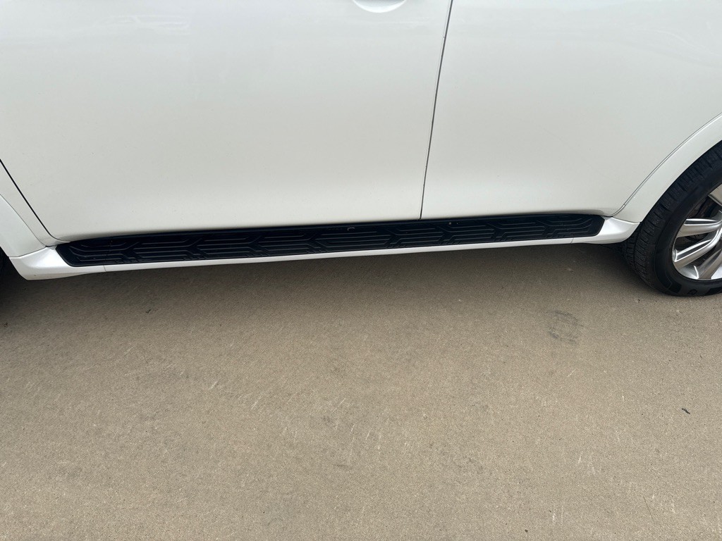 2012 INFINITI QX56 Image 11