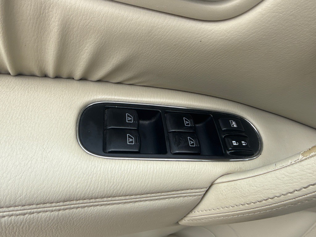 2012 INFINITI QX56 Image 21