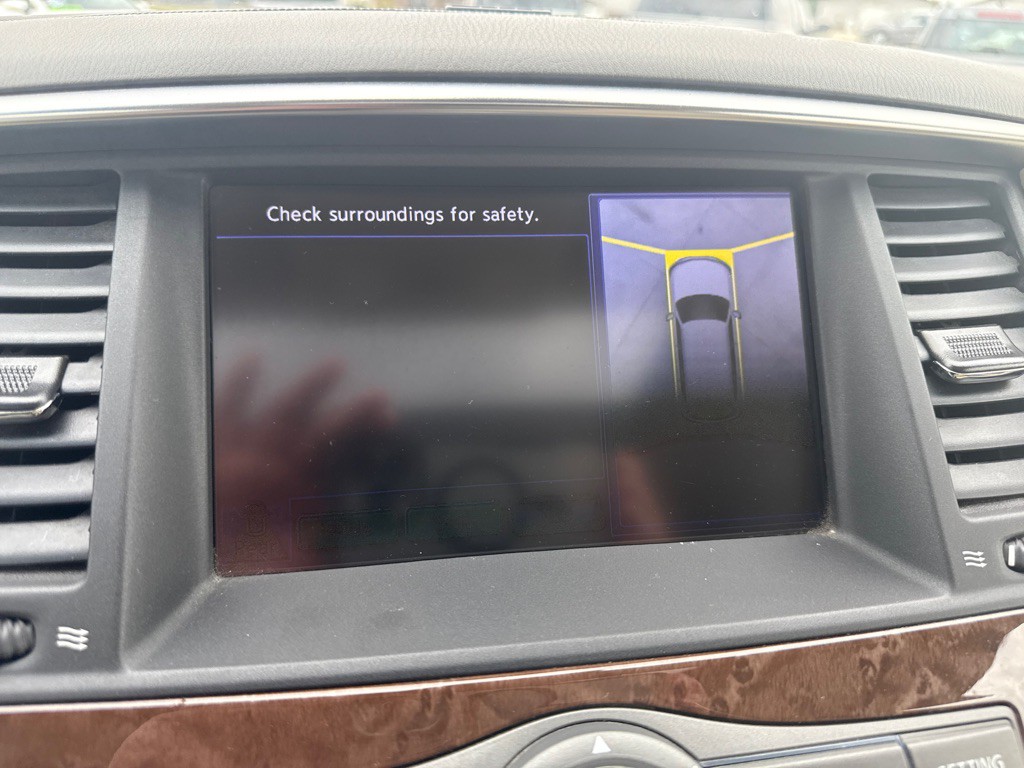 2012 INFINITI QX56 Image 33