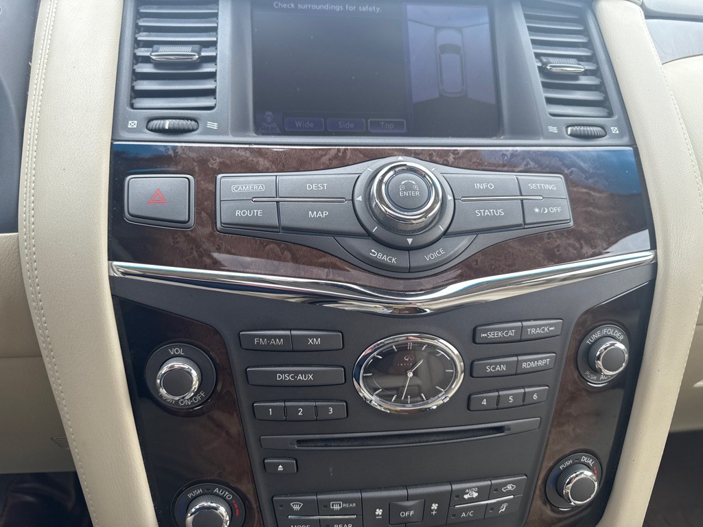 2012 INFINITI QX56 Image 35
