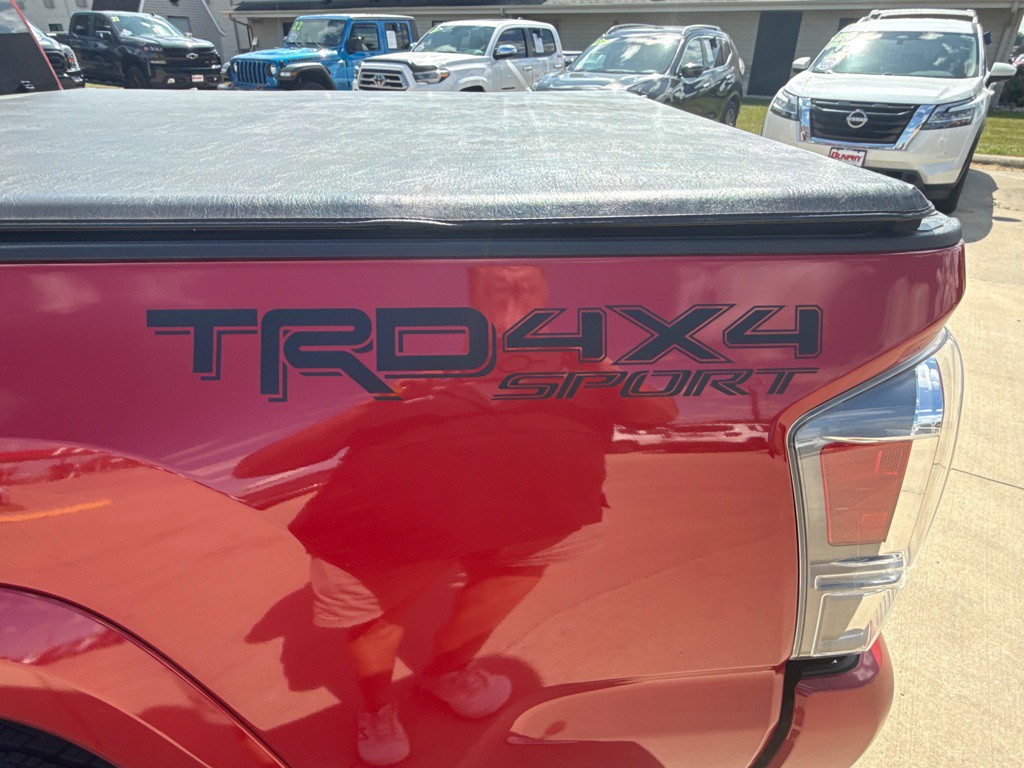 2021 Toyota Tacoma Image 12