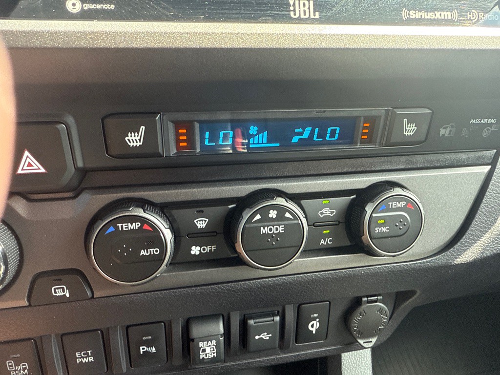 2021 Toyota Tacoma Image 32