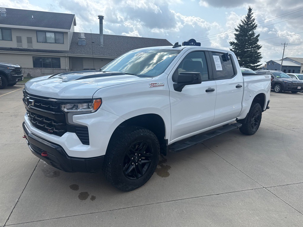 2023 Chevrolet Silverado 1500 Image 1