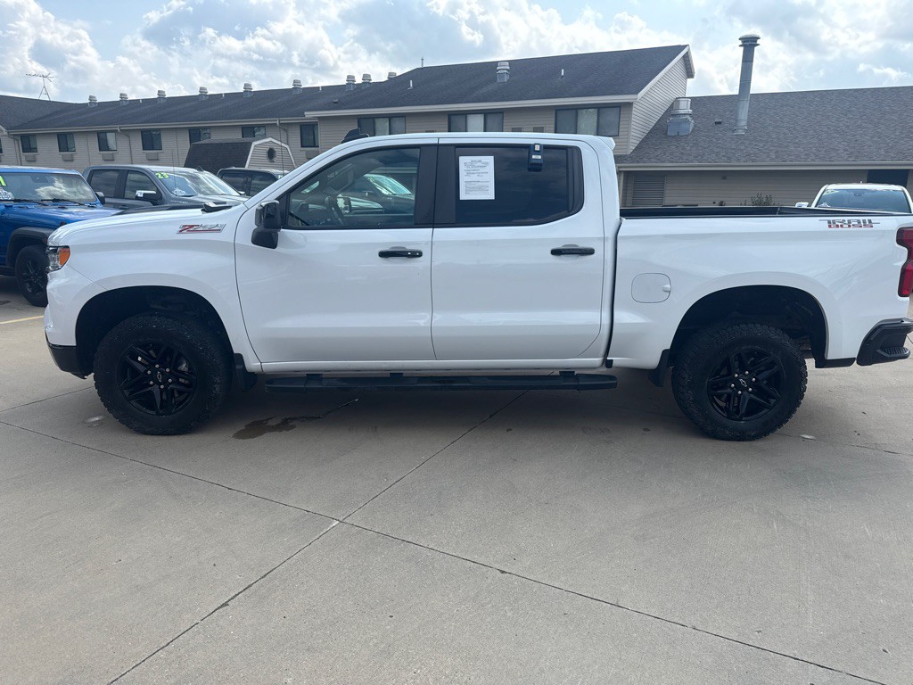 2023 Chevrolet Silverado 1500 Image 2