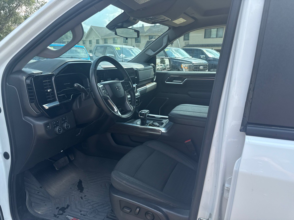 2023 Chevrolet Silverado 1500 Image 16