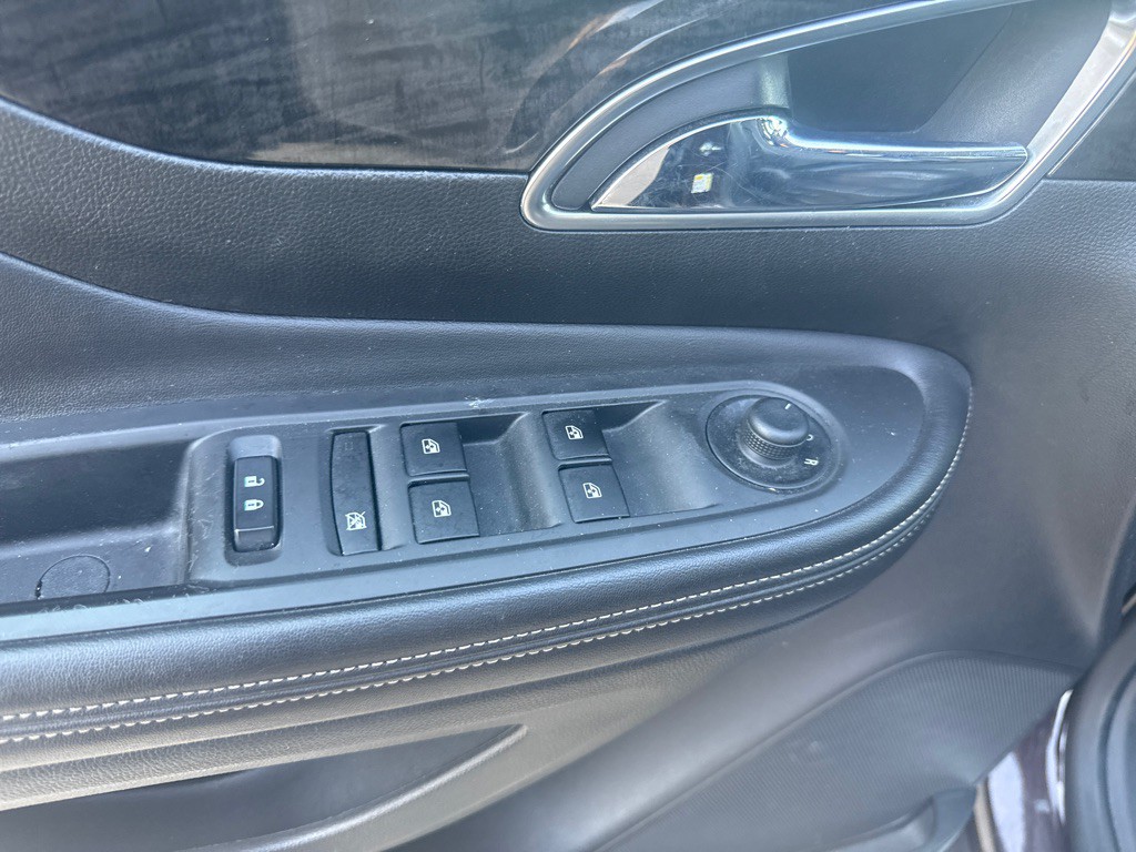 2016 Buick Enclave Image 17