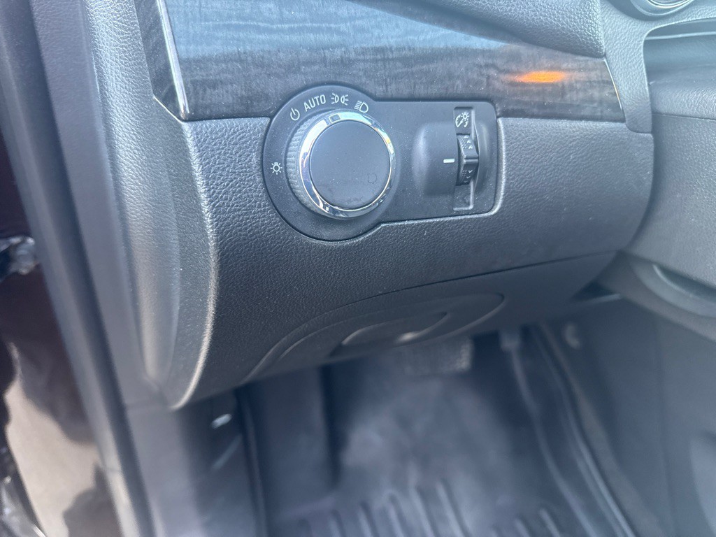 2016 Buick Enclave Image 18