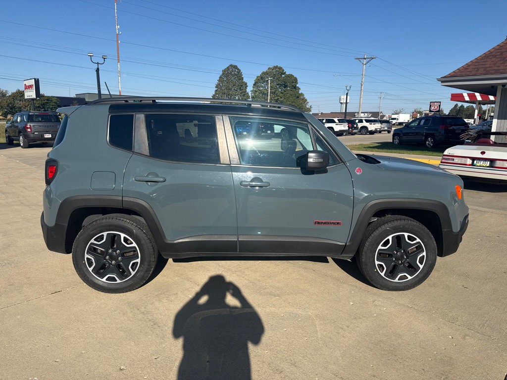 2016 Jeep Renegade Image 6