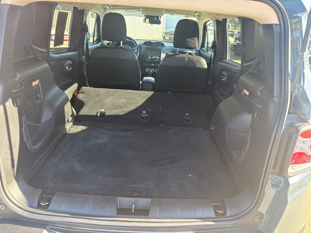 2016 Jeep Renegade Image 16
