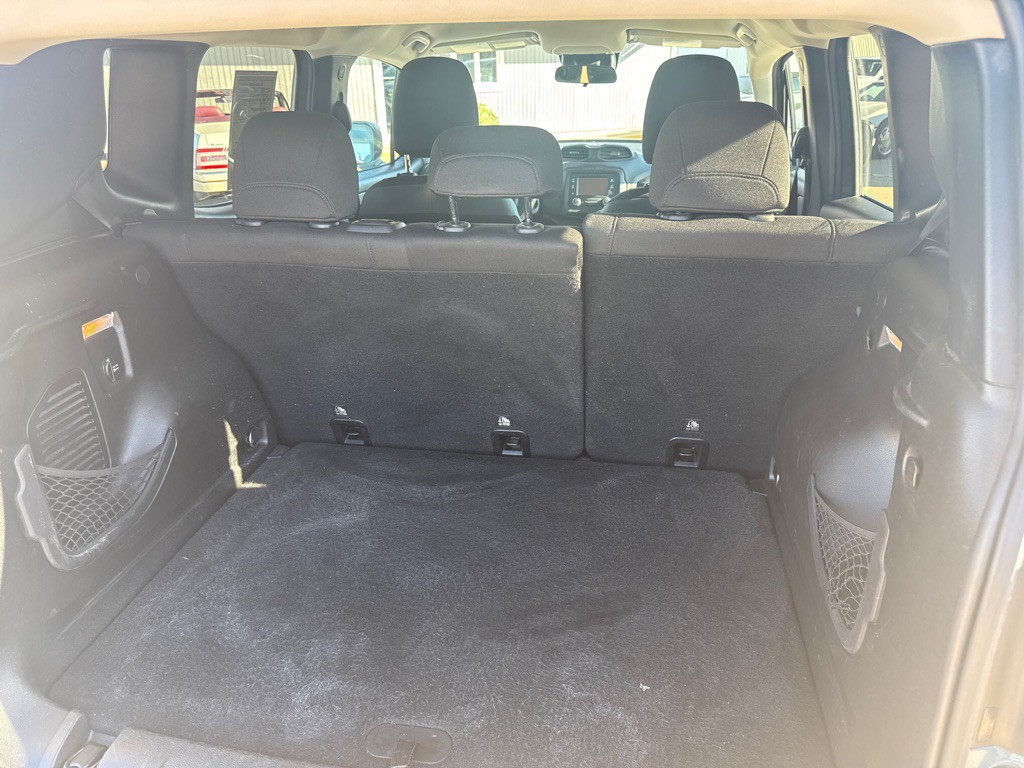 2016 Jeep Renegade Image 17