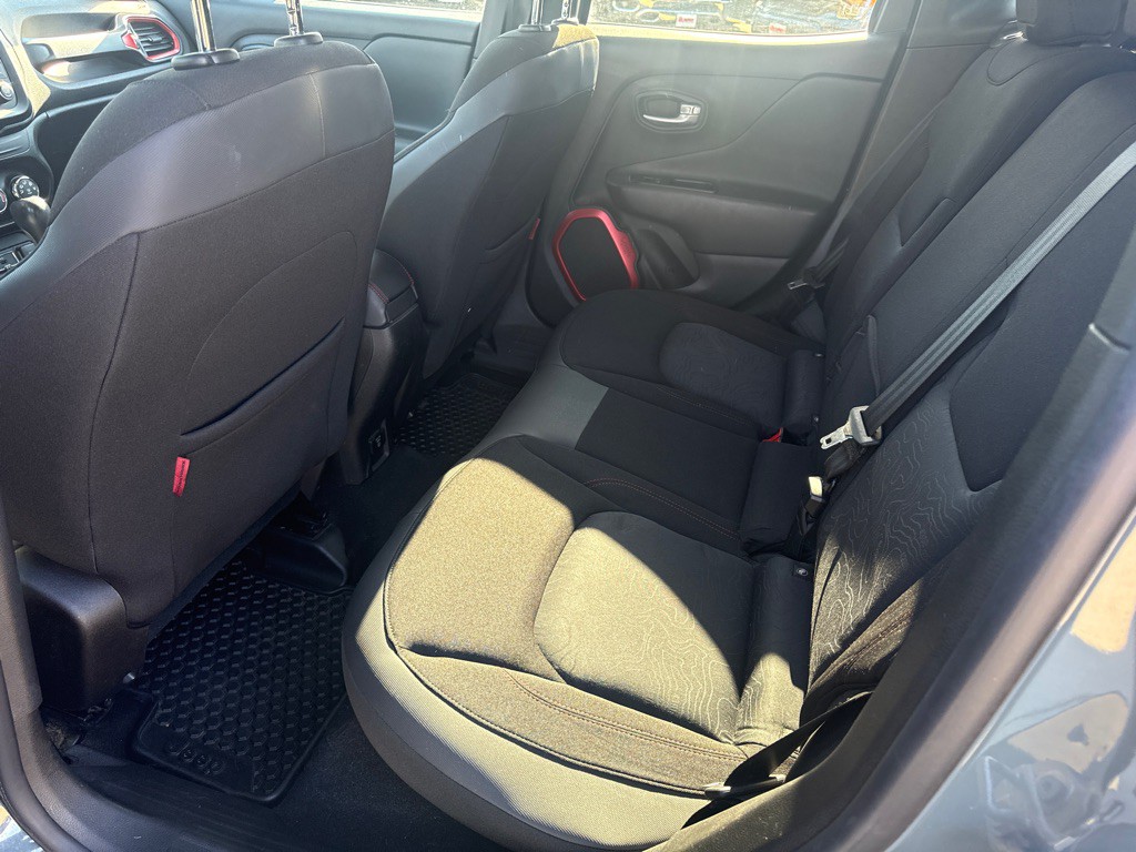 2016 Jeep Renegade Image 20